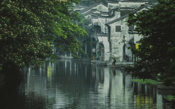 探索广义相对论的奇妙世界——经常熬夜真的会让你变丑吗?交流平台